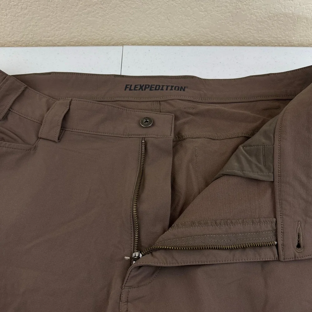 Duluth Trading Co Flexpedition Relaxed Fit Pants Mens 42x34 (Act 42x32) Brown